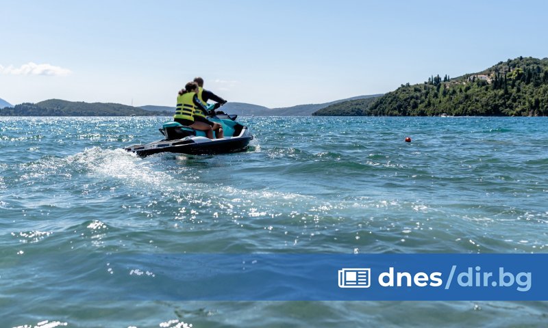 Забравяме на лица без капитанско разрешително и на лица под