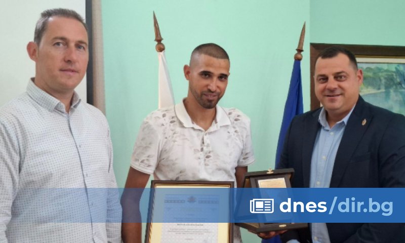 Един 32-годишен млад мъж от Сунгурларе е героят на пожарникарите