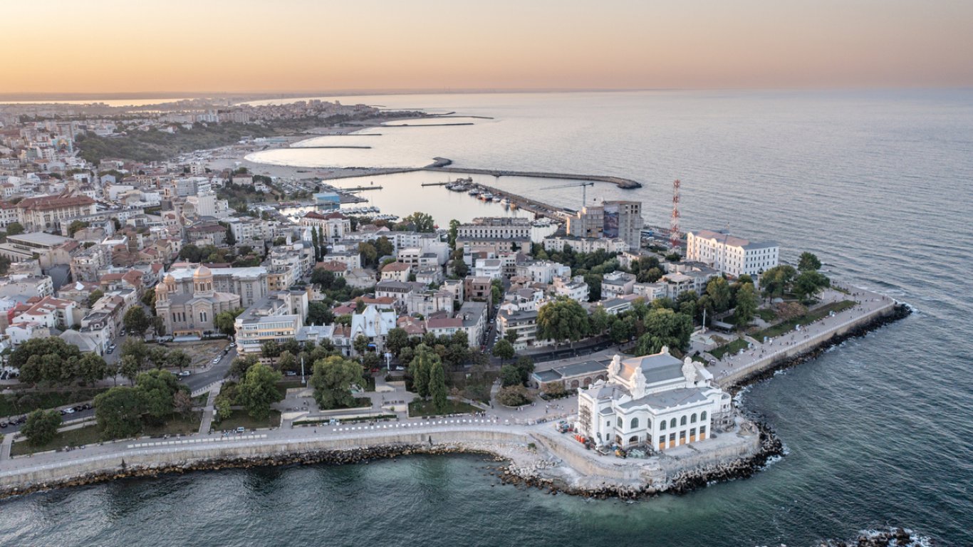 Слаб летен сезон на румънското Черноморие, хотелите затварят от 1 септември