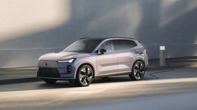 Новото Volvo XC70 предлага над 200 км изцяло електрически пробег