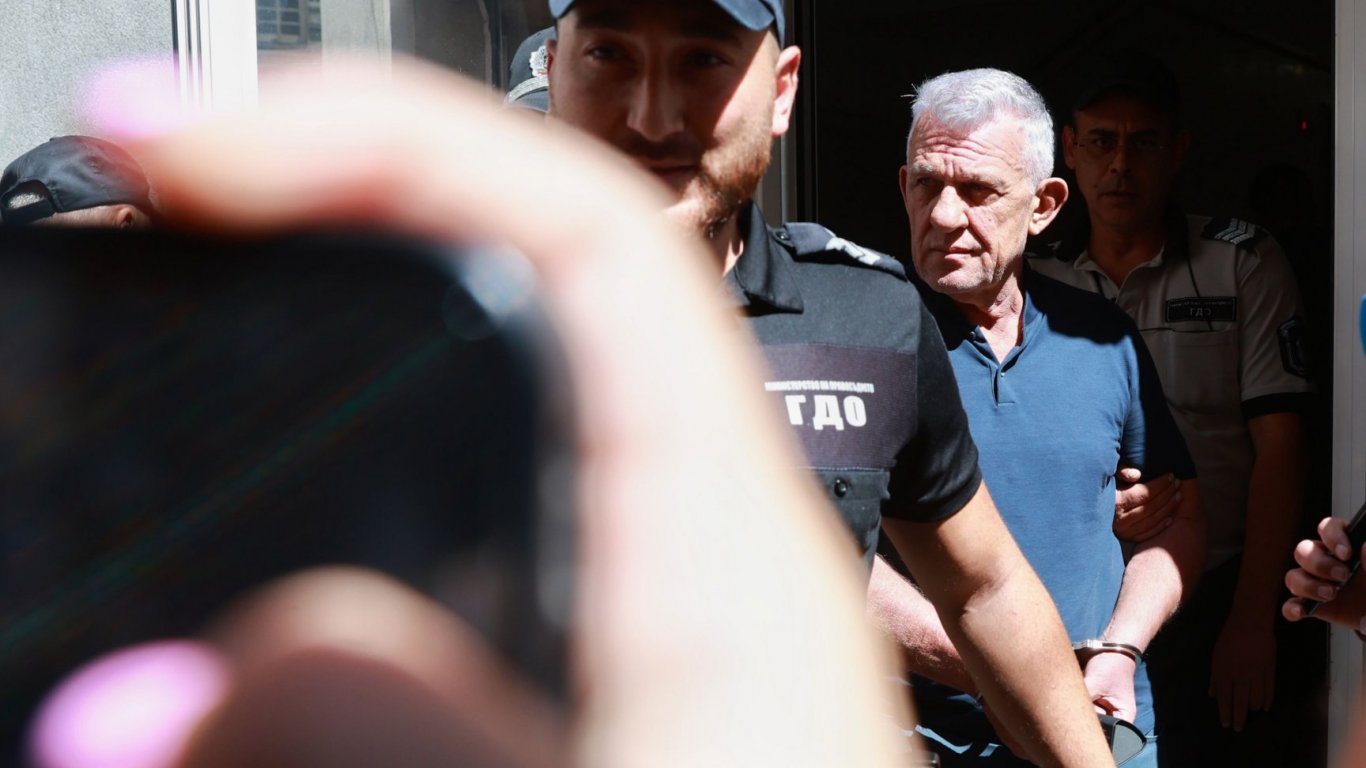 Никола Николов-Паскал е дал показания срещу Асен Василев и Бойко Рашков