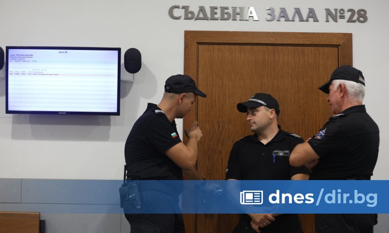 Съдът остави в ареста столичният учител, обвинен в педофилия. Христо