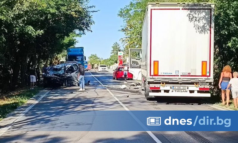 Тежка катастрофа със загинал затвори участък от пътя Бяла -