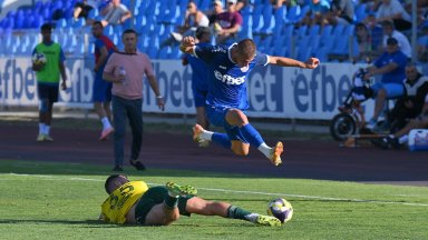 Треньор №3 за сезона: Грък ще спасява Монтана от изпадане