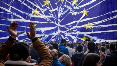 За първи път популистки или крайнодесни партии водят в социологическите