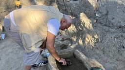 На Перперикон отвориха първата открита през последните дни раннохристиянска гробница