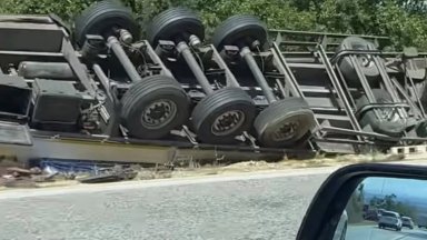 Нов инцидент с камион е станал днес между селата Телиш