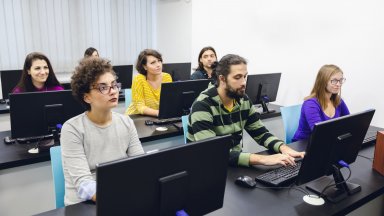 Популярните в началото на този век компютърни клубове може да