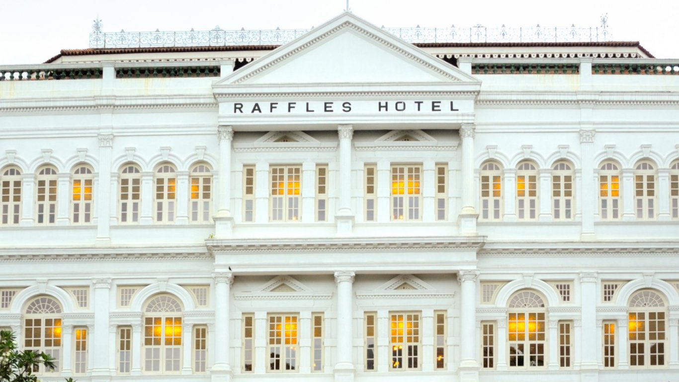 Червило върху чаша – споменът за Джаки Кенеди в един легендарен хотел