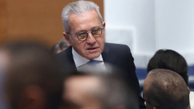 Парламентът Величие сравниха управлението на държавата с Румъния при диктатора ЧаушескуБСП