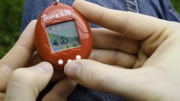 Носталгията изстреля продажбите на тамагочи до 100 млн. броя