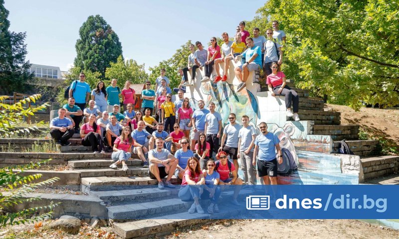 70 доброволци - стажанти и ментори от Лятната стажантска програма