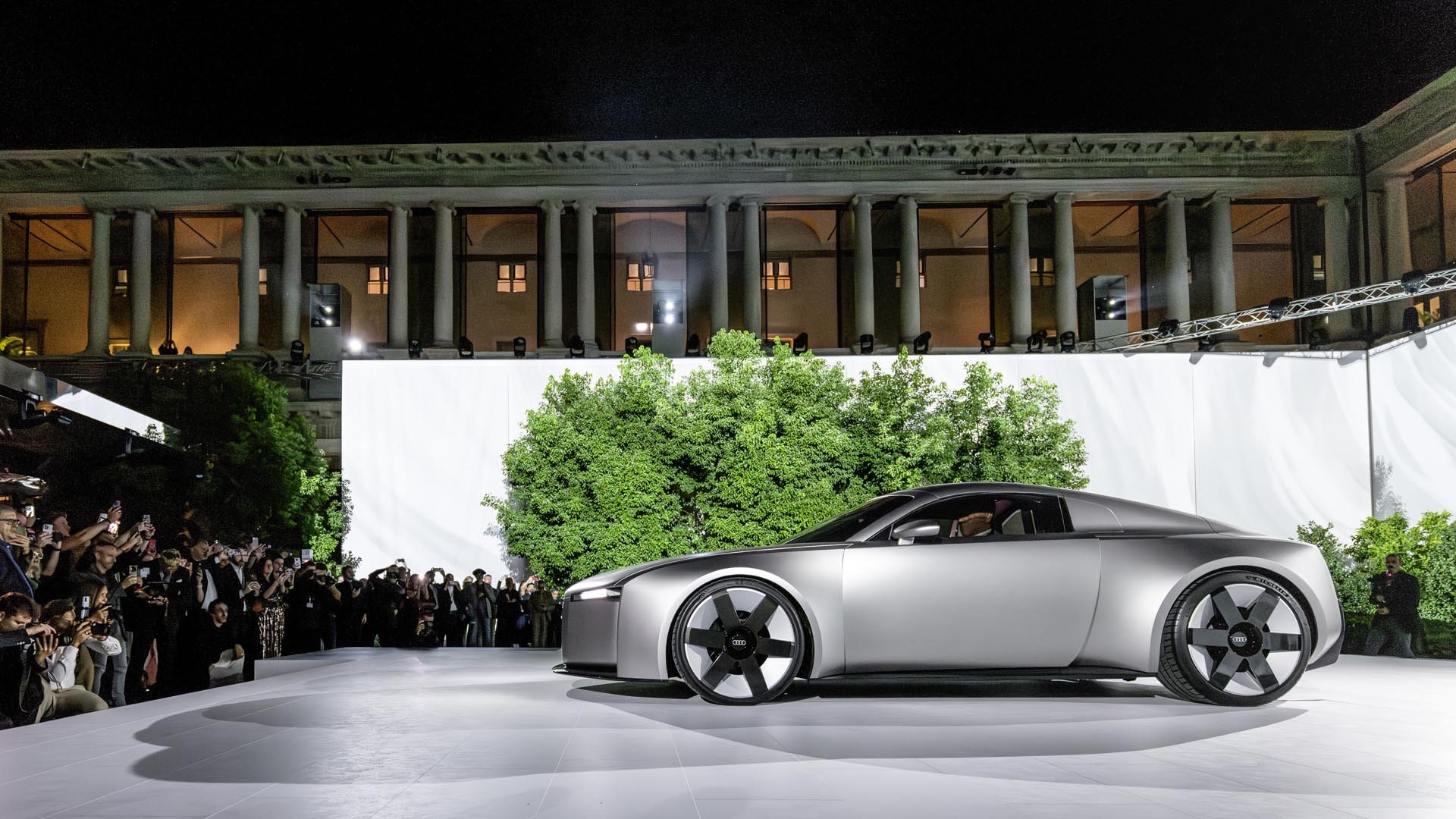 С представянето на Audi Concept C в Милано, Audi дава конкретна перспектива за дизайна на бъдещите модели