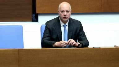 ПарламентътЖелязков Не се разследва заглушаването на сигнала на самолета на