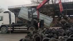 Перущица готви отпор срещу площадка за трошене на стари гуми 