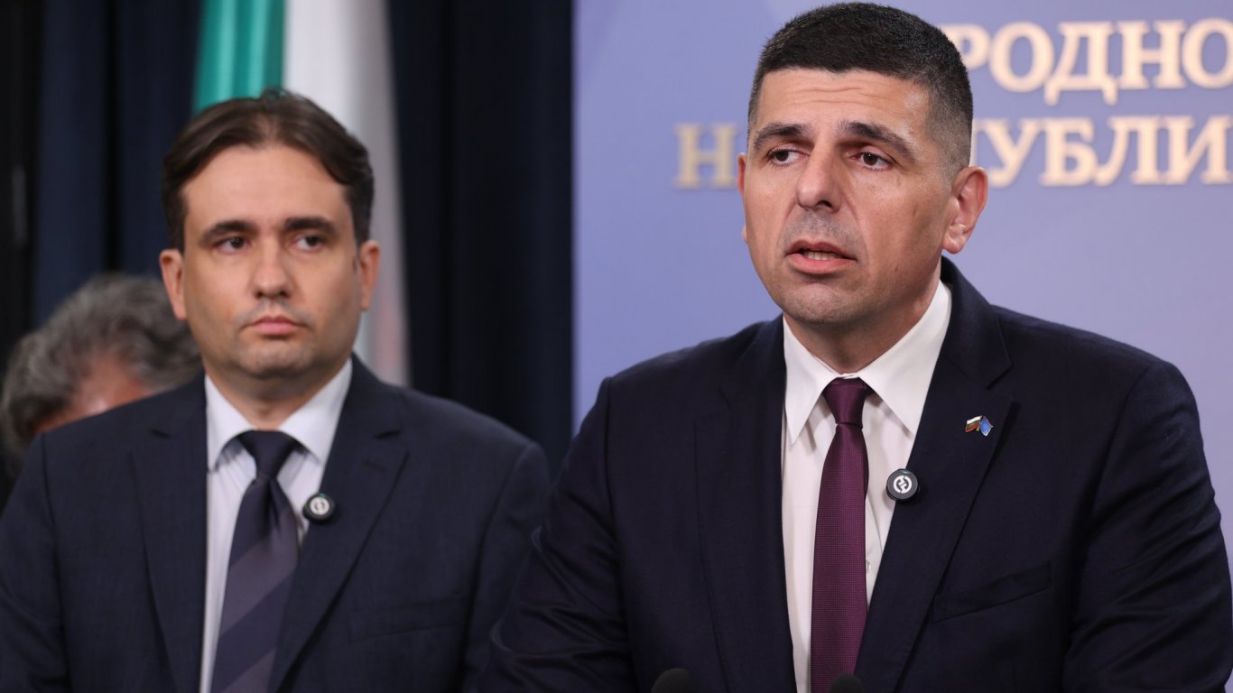 Ивайло Мирчев за кандидат за президент: Ние работа в леглото при Борисов и Пеевски нямаме