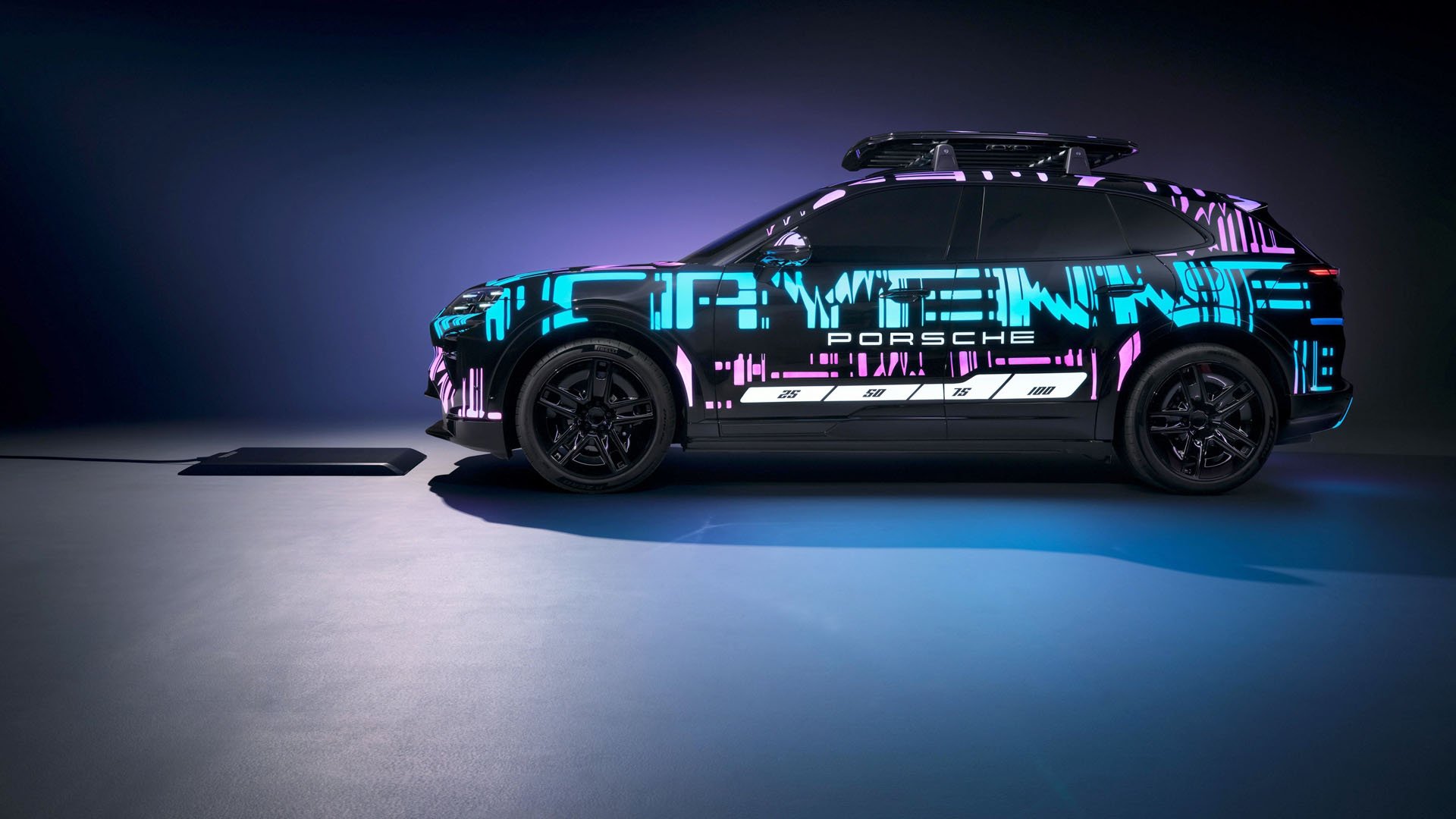 Безжично зареждане на Porsche Cayenne