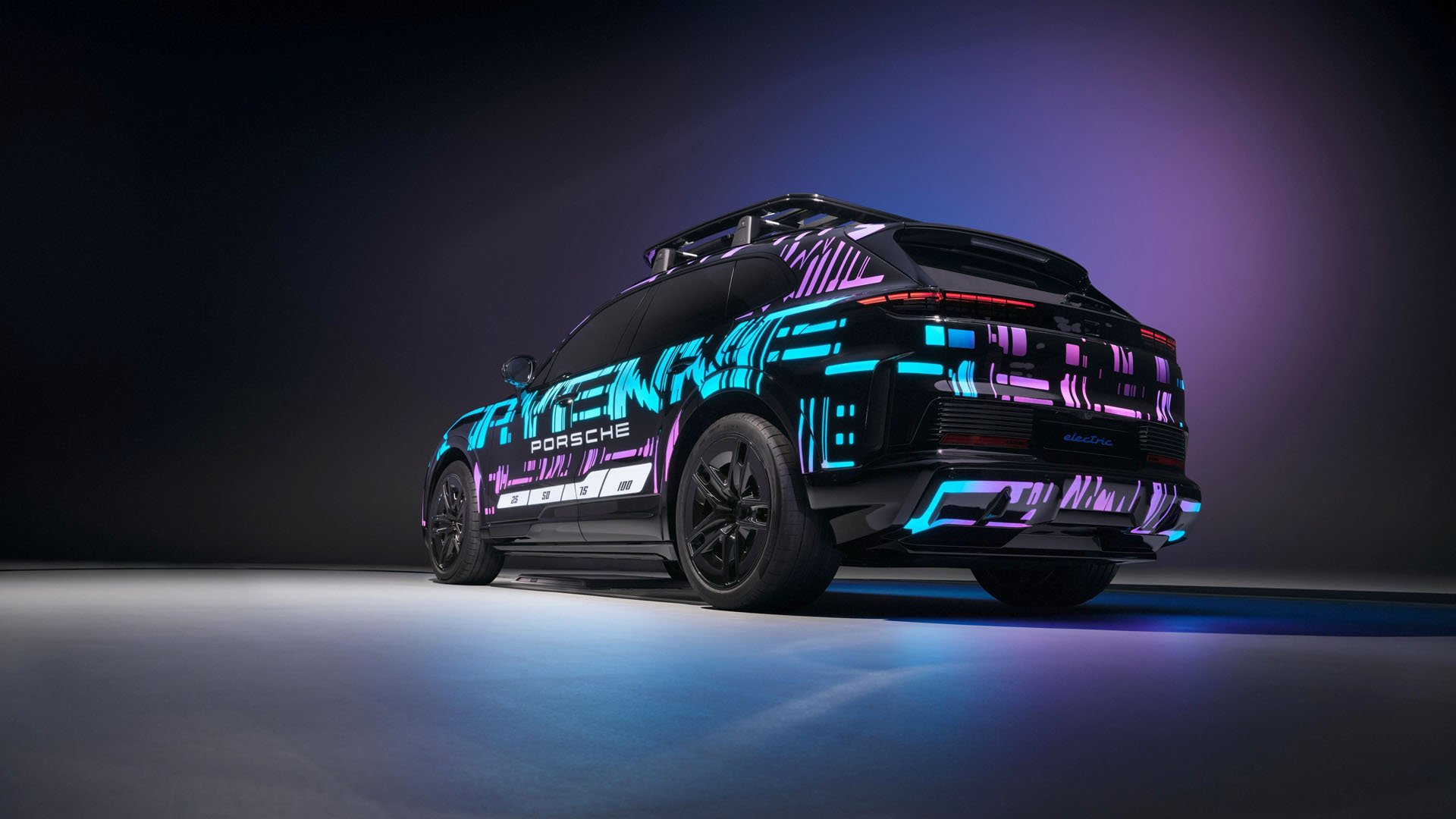 Безжично зареждане на Porsche Cayenne