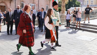 Премиерът Росен Желязков и председателят на НС Наталия Киселова също