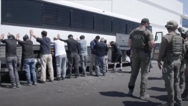 Имиграционните власти в САЩ съобщиха че са задържали 475 души