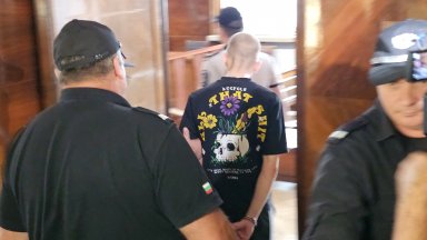 Роднини на Жулиен Кязъмов един от арестуваните за побоя