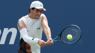 Талантът ни Иван Иванов е в потока на Джокович на турнира в Атина