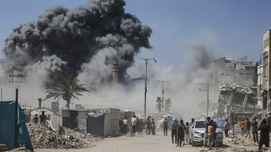 Израел срина още една висока сграда в Газа и призова жителите да бягат на юг (видео)