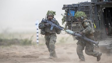 Германия изпрати над 1000 бойни машини на учение в Литва