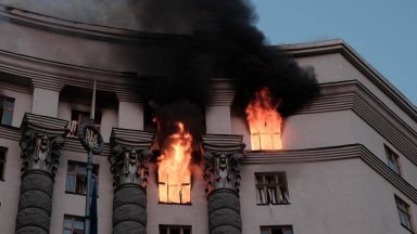 За първи път от началото на войната: Русия удари сградата на кабинета в Киев (снимки/видео)