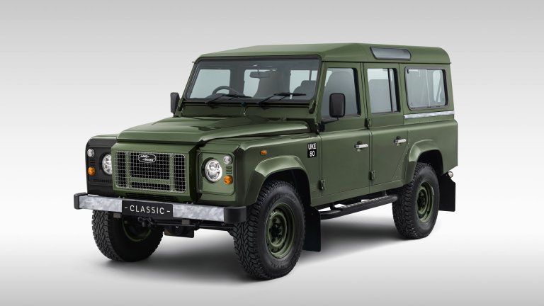Land Rover представи класически Defender в чест на Уинстън Чърчил
