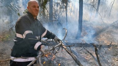 Пожар избухна в местността Джанавара край Варна съобщиха от полицията