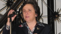 Дора Янкова: Зафиров стоя на масата с Путин, Лукашенко, Ким Чен Ун, но не е търсил контакт