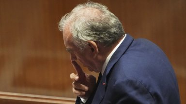 Френското правителство падна