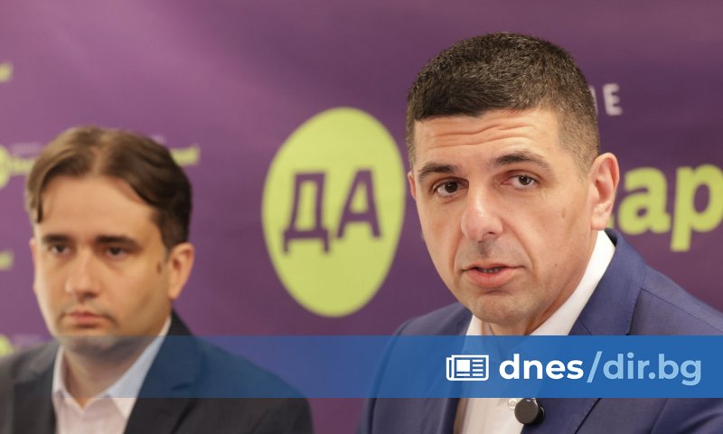 След публикуването на два видеа от инцидента с шефа на