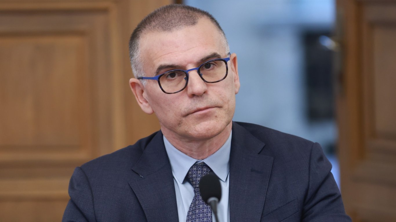 Предложения за фискална политика: Симеон Дянков за нов дълг и съкращаване на разходите