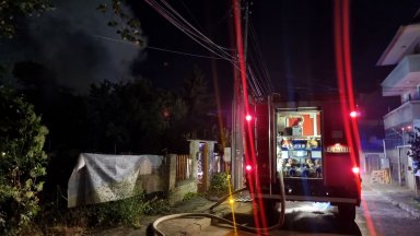Пожар пламна вчера вечерта в къща в в която