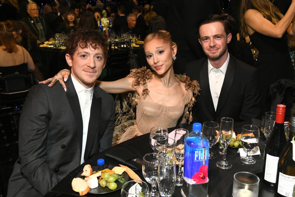 Връзката на Итън и Ариана започна на снимачната площадка на 