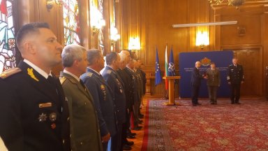 Правителството предлага пенсиониране на шефа на военната полиция бригаден генерал