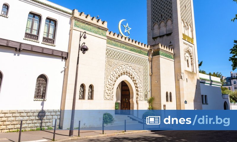 Разследване на френската полиция е установило, че чужденци са поставили