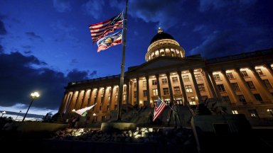 Тръмп8 часа по късно Убиецът на консерватора Чарли Кърк още е