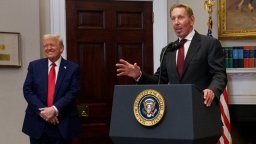 Марк Зукърбърг, Лари Елисън и Дженсън Хуанг ще съветват Белия дом за AI