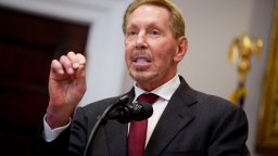 Oracle подготвя съкращения на хиляди служители заради разходите за AI