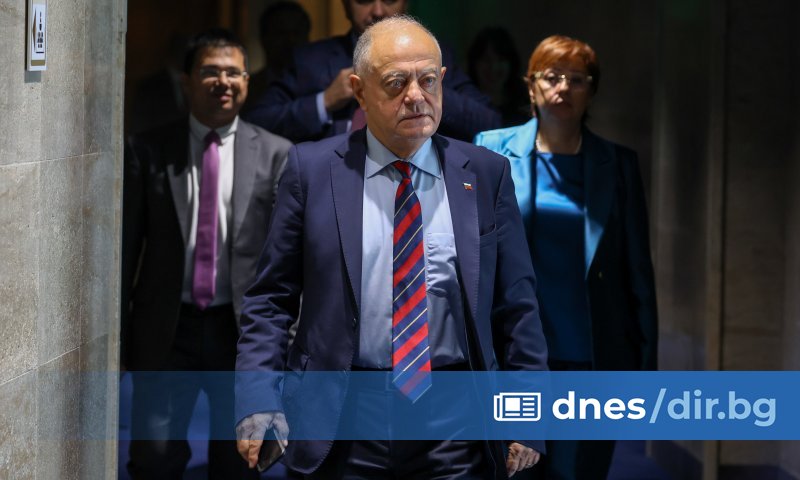 ПарламентътПП-ДБ внасят петия вот на недоверие с МЕЧ и АПС,