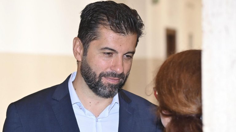 Кирил Петков: Не съм политик, който се върти около думите и принципите си