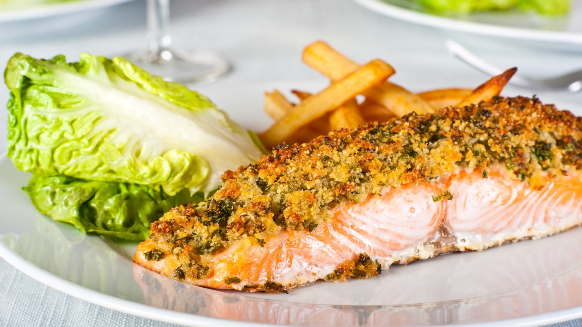 Сьомга с хрупкава пармезанова коричка