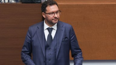 Химикалката за смяна на министри и преговори е в премиера