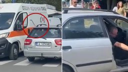 Шофьор нападна екипи на Спешна помощ в Бургас, вилня с щанга, насочи пистолет (видео)