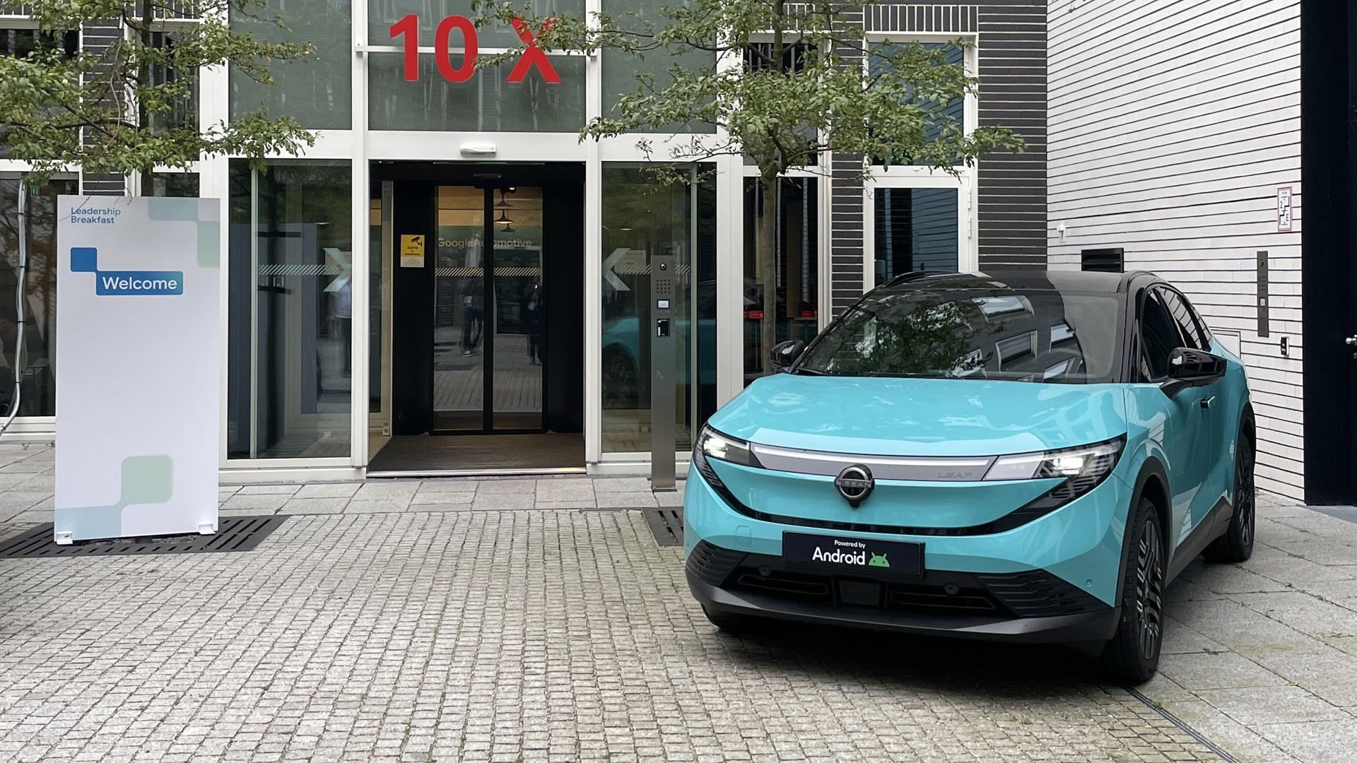Nissan представи новия Leaf на изложението в Мюнхен