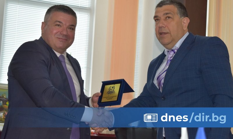 Областният управител на Разград Владимир Димитров обяви, че не е подавал молба