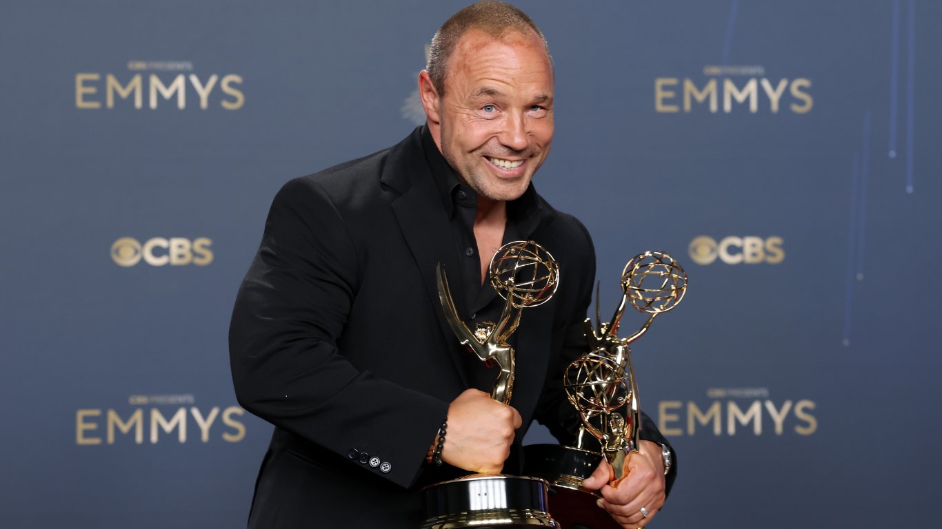 Вижте трейлъра на филма "Heel" със Стивън Греъм и Андреа Райзбъро